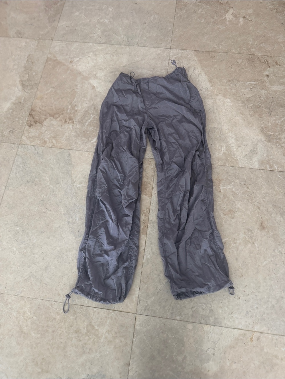 Lightweight Wide-Leg Drawstring Pants in Gray